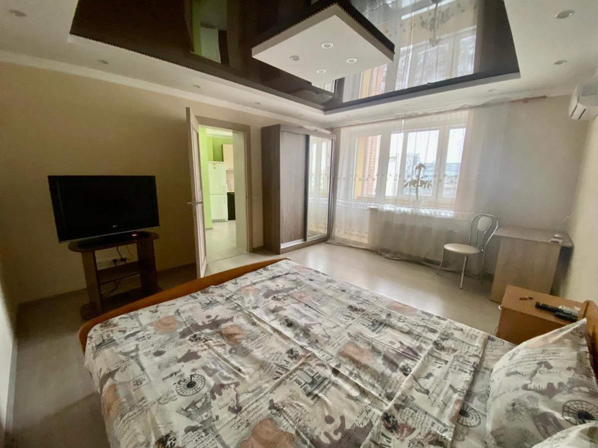 Apartment On Khreshchatyk 200 Center Cherkasy Exterior photo